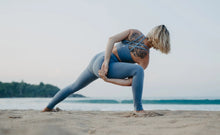 Lade das Bild in den Galerie-Viewer, Organic Womens Yoga Leggings
